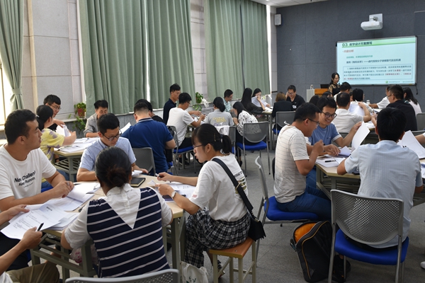 1新进教师参加教学实务培训_副本.jpg